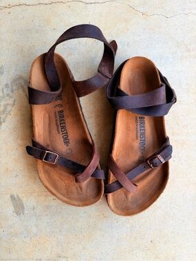 Birkenstock 39 100% Leather Mocha Yara